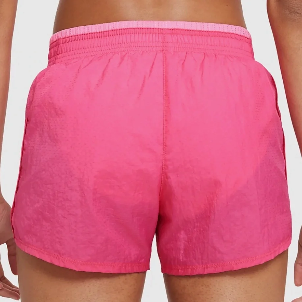 Nike Women’s Swoosh Run Shorts Athletic Short in Pink Glow Size XL